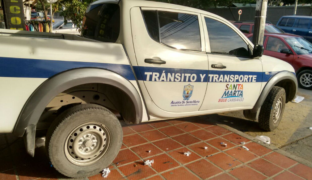 El jefe de prensa de la Alcaldía publicó esta foto para mostrar que la camioneta tenía el eslogan correcto.