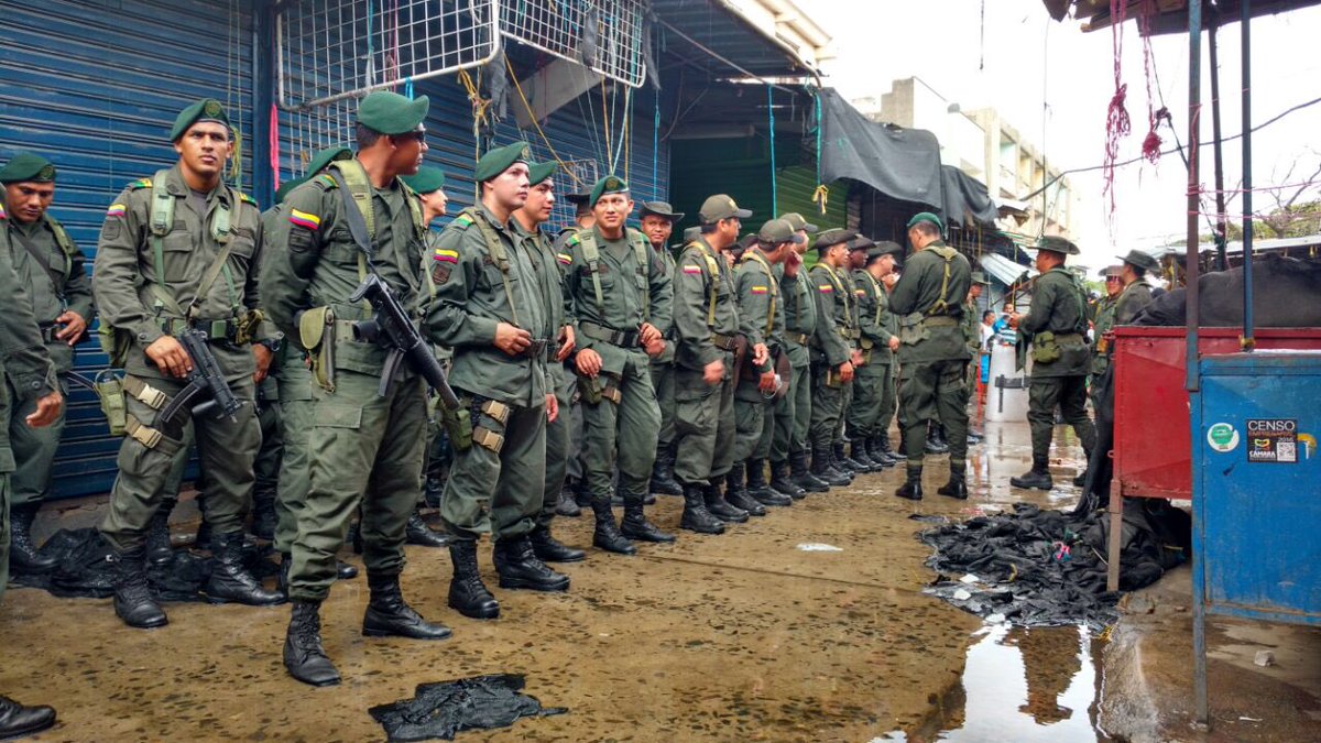 Comando Jungla hace presencia en el Mercado Público.