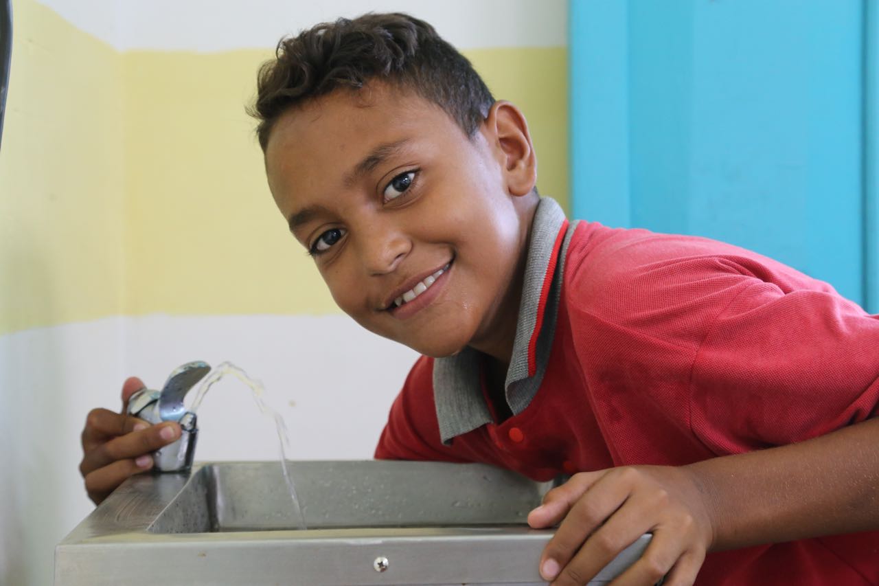 Entregaron de una planta purificadora de agua beneficia a más de 60 niños colegio del barrio San Martín.