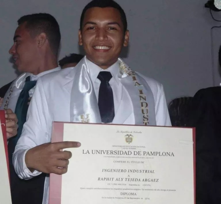 Se graduó de Ingeniería Industrial en la Universidad Pamplona.