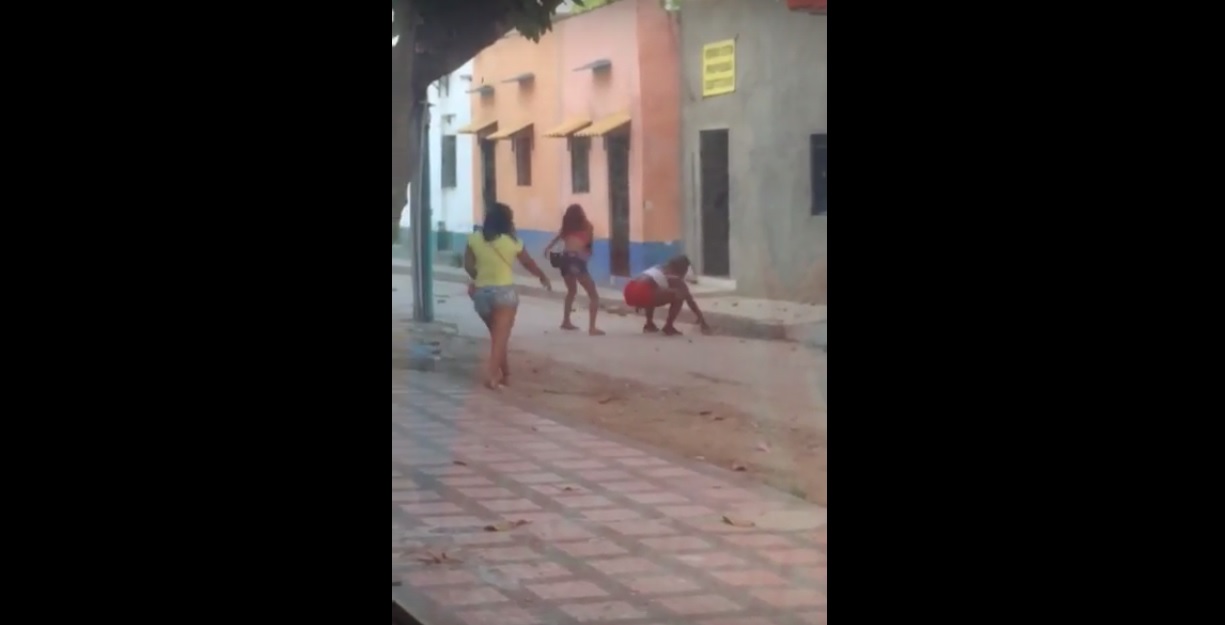 #Video Por no alquilar un cuarto, le levantaron la casa a 'peñon' en el centro de Santa Marta #Video Por no alquilar un cuarto, le levantaron la casa a 'peñon' en el centro de Santa Marta