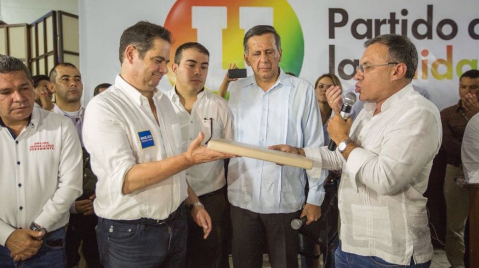 El candidato presidencial Germán Vargas Lleras y el senador Roy Barreras.
