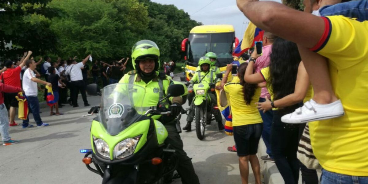 Zonacero Hinchas despiden a la Selección Colombia en Barranquilla