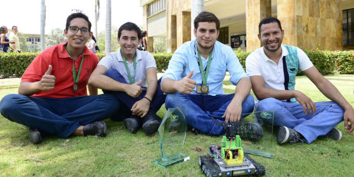 Universidad del Magdalena El grupo Magtrónica está conformado por los destacados estudiantes del programa de Ingeniería Electrónica Antonio Martinez, Miguel Polo, Ricardo Pupo y Daniel Cabas.