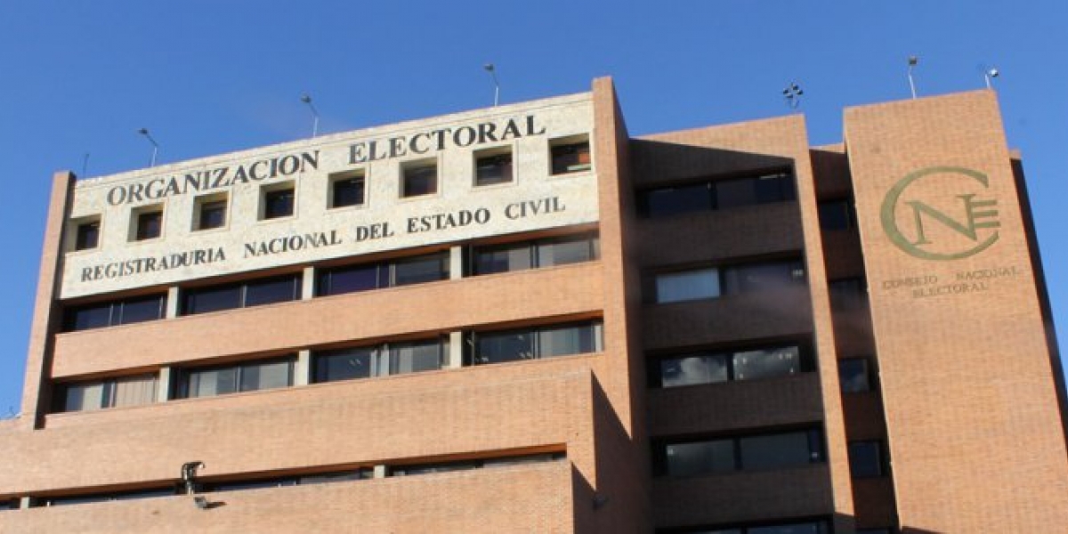 Archivo Fachada del Consejo Nacional Electoral en Bogotá.
