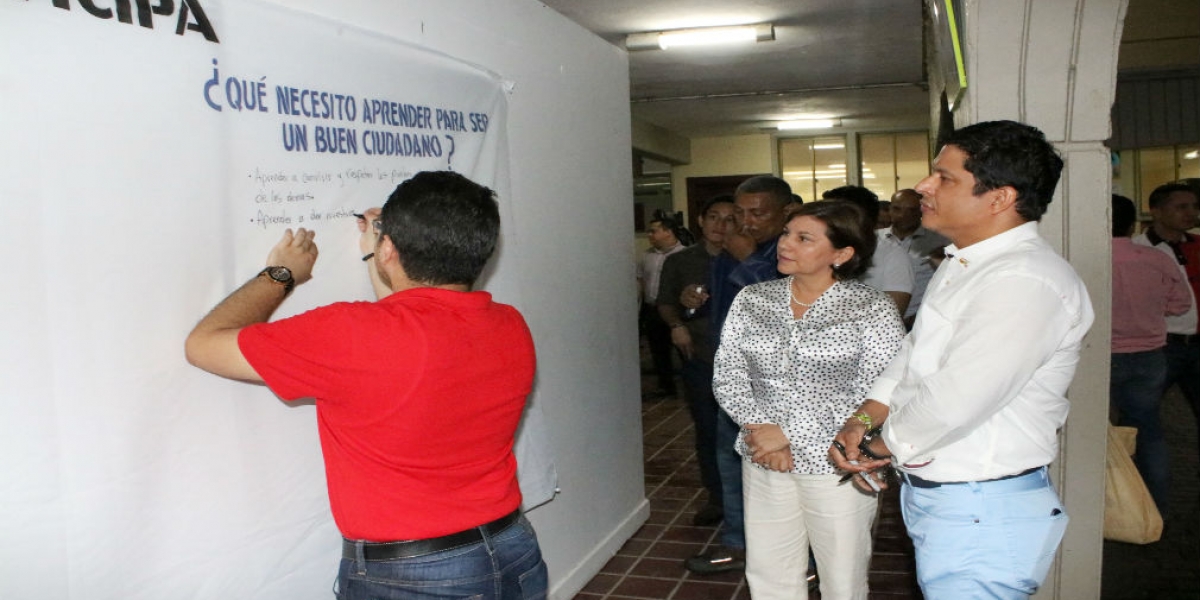 Universidad del Magdalena El lanzamiento se dio en la Plazoleta Central, con presencia del rector de la Universidad.