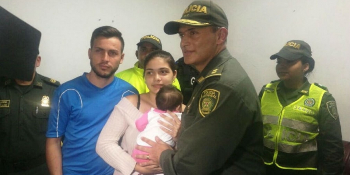 Policía Atlántico Bebé recuperada en Barranquilla.