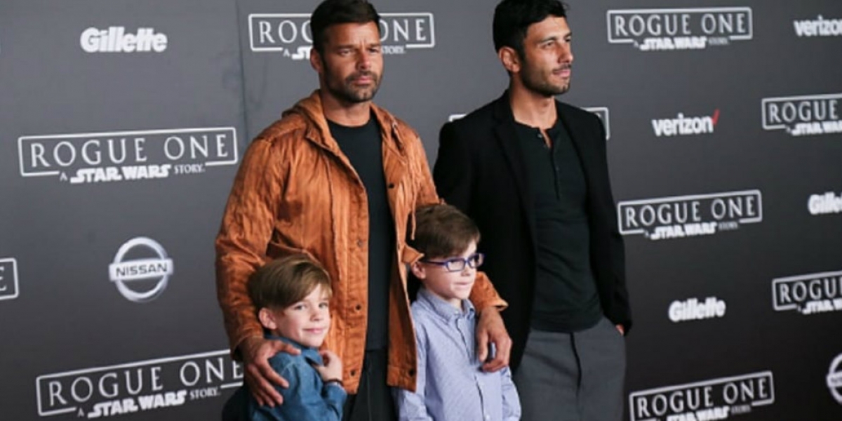Tomada de Pulzo Ricky, su nuevo esposo y sus hijos.