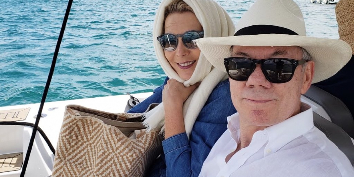 Twitter- @JuanManSantos Santos felicita a su esposa en día de la madre