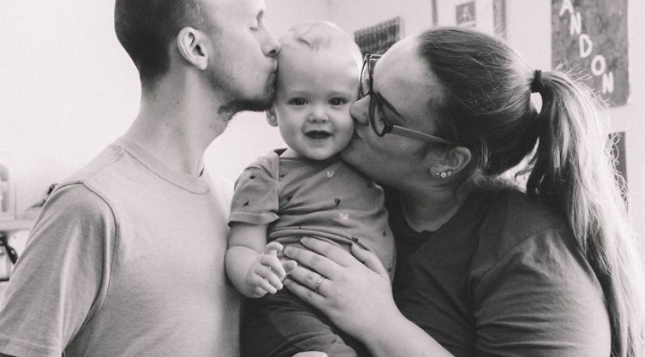 Boredpanda Brianna, Austin y su hijo.