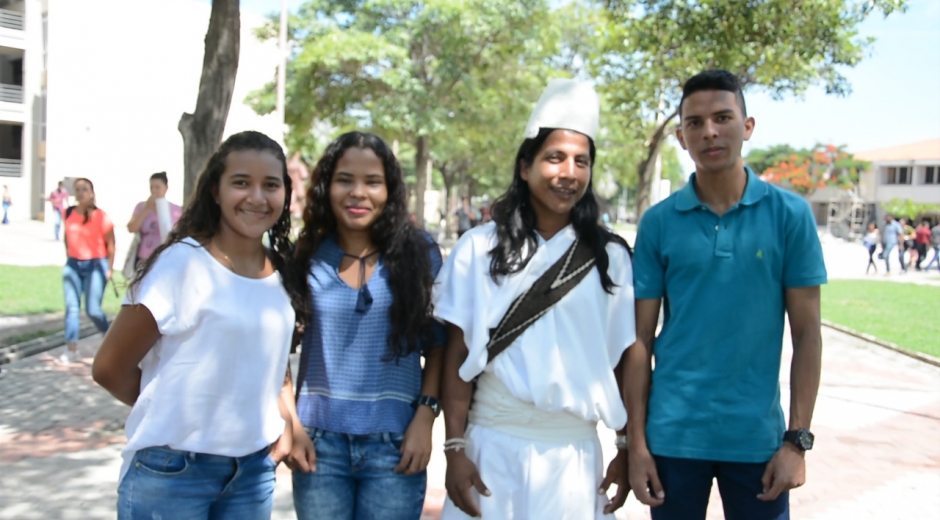 Puerto de Santa Marta Estudiantes becados por la Fundación Puerto de Santa Marta