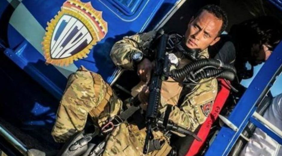 Zonacero.com/ EFE Óscar Pérez, el supuesto agente que atacó instituciones en Venezuela, con su atuendo de piloto.