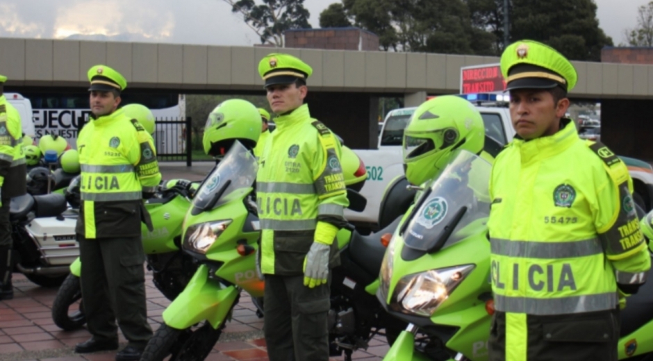 Zonacero.com Policía está atento a lo que sucede en las entradas y salidas de las vías más importantes de Colombia.