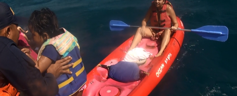 Turista en kayak fue rescatada por Guardacostas.