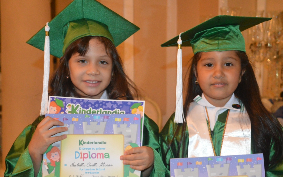 Óscar Mejía-Seguimiento. Isabella Cuello Morán y María Victoria Rincones