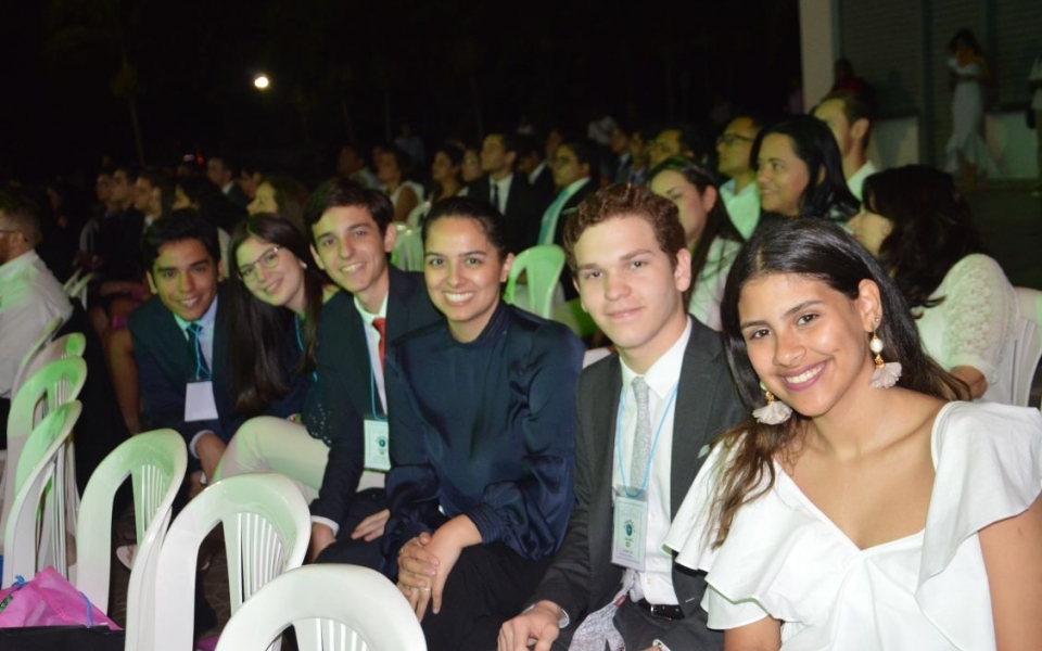 Óscar Mejía | Seguimiento.co Moisés Lacouture, Valentina Rueda, Alejandro Marín, Andrea Martínez, Sebastián Maal y María Alejandra Fonseca.