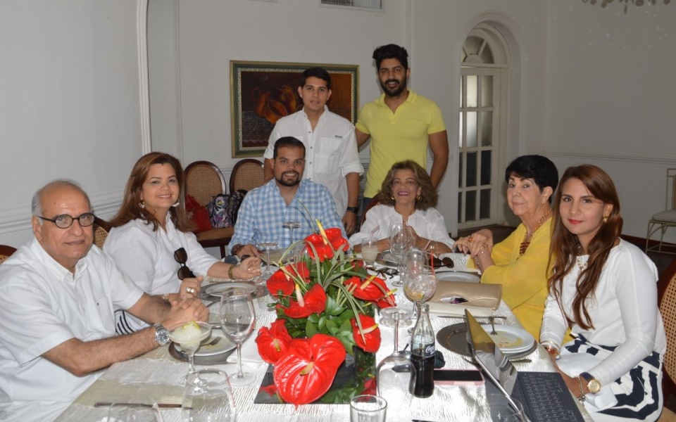 Oscar Mejía/seguimiento.co Andrés Zawady Pupo en compañía como de Amed Zawady Pupo, sus padres Amed Zawady Leal y Marena Pupo, Hernelda Yohaid Crespo, Patricia Espinosas Morales, Leda Zawady Leal , José Charris Zawady.
