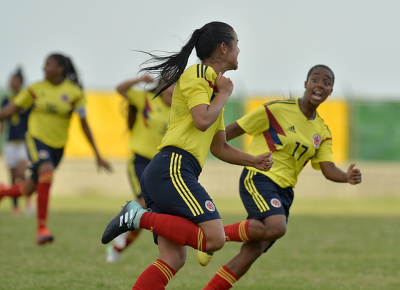 Valentina Restrepo, autora de un doblete en la final contra Ecuador.