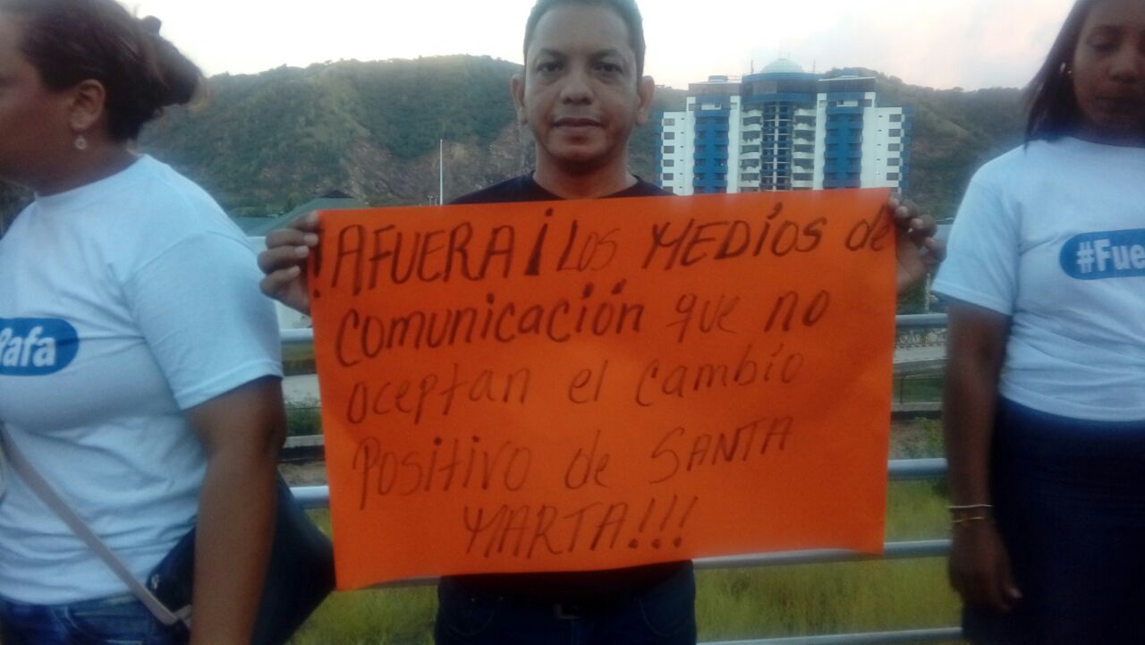 Cadena humana en apoyo a Rafael Martínez 