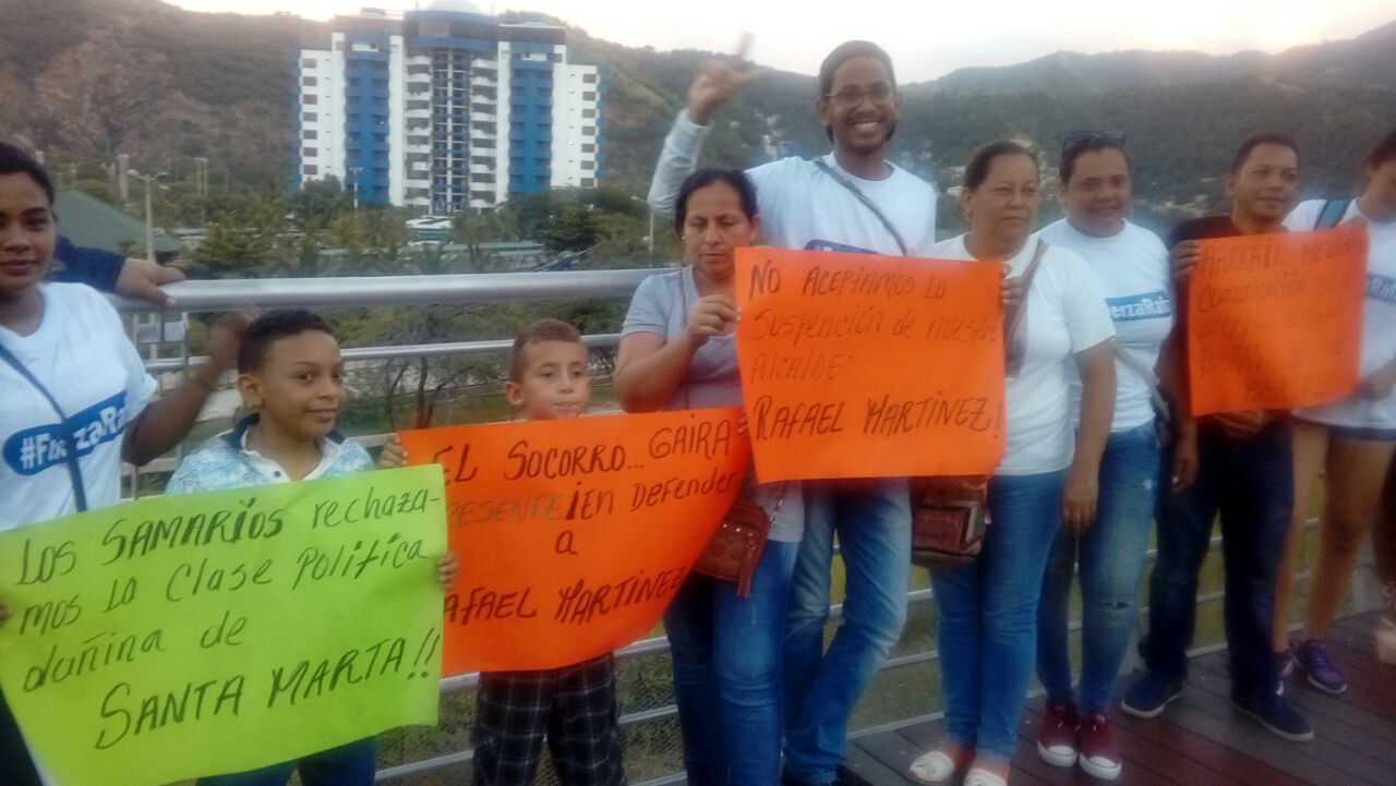 Cadena humana en apoyo a Rafael Martínez 