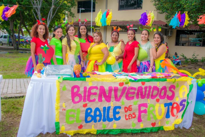 Los estudiantes presentaron diferentes stands.