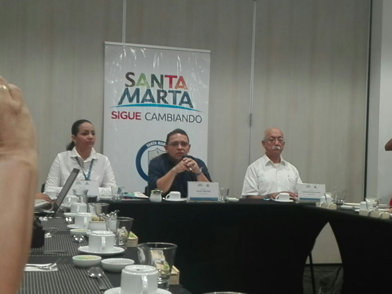 Rueda de prensa del primer mes de operación del acueducto en Santa Marta.