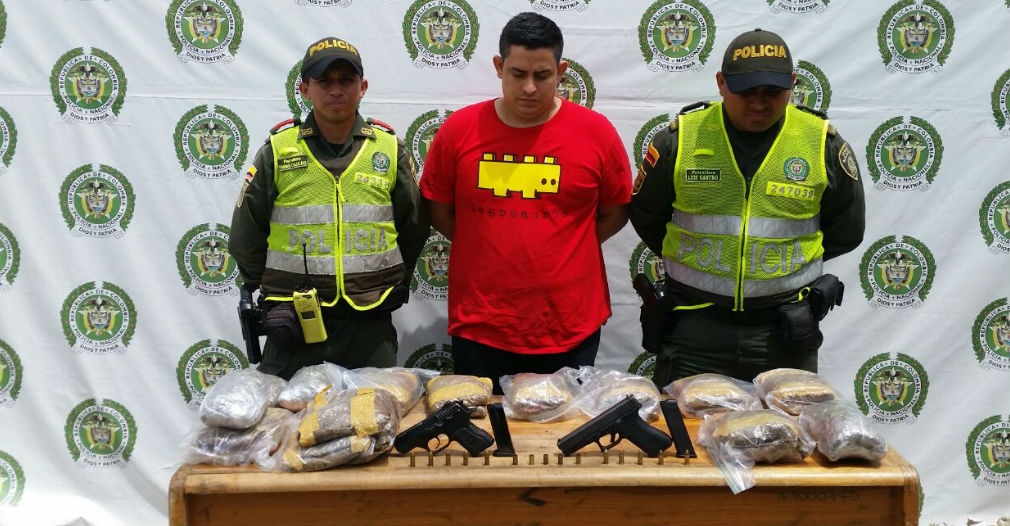 Arturo Tuirán fue capturado con 10 kilos de marihuana y dos pistolas 9 mm.