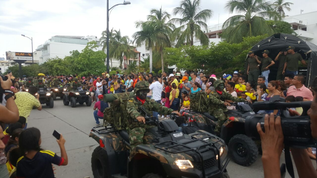 Las distintas Fuerzas hicieron exhibiciones de sus equipos, uniformes y armamentos.