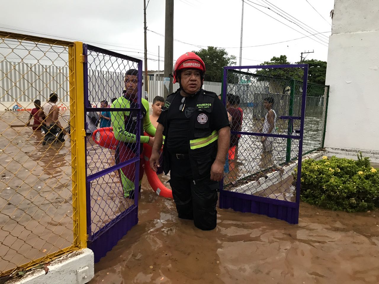 El colegio Jardín Infantil del Norte tuvo que ser evacuado por las inundaciones.