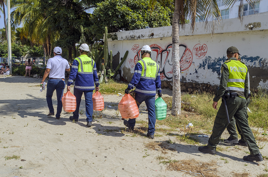 Operativos en contra de la venta de almuerzos informales.