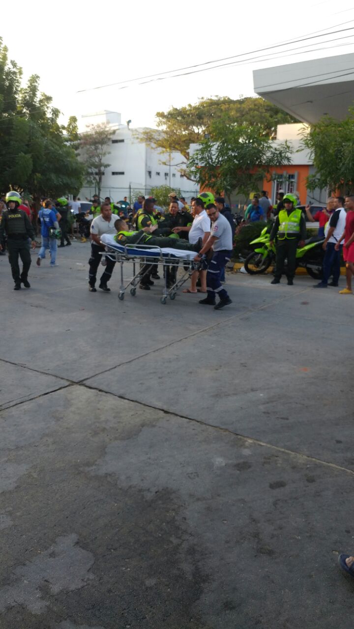 Policía herido en el ataque.