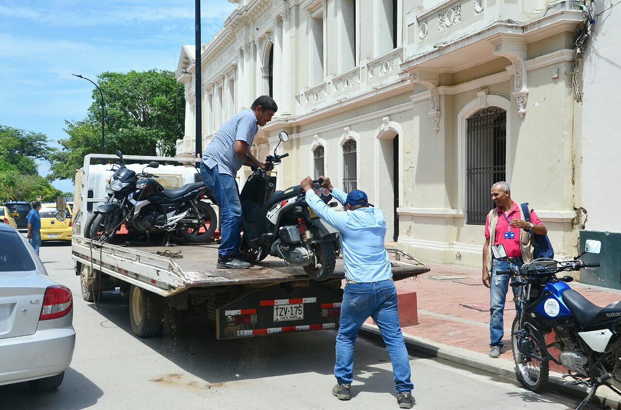 Operativos desarrollados por agentes de tránsito en el Centro.