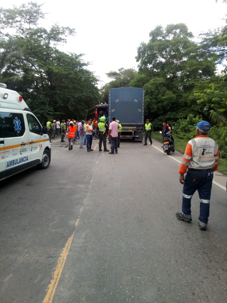 Autoridades y organismos de socorro llegaron al lugar. 