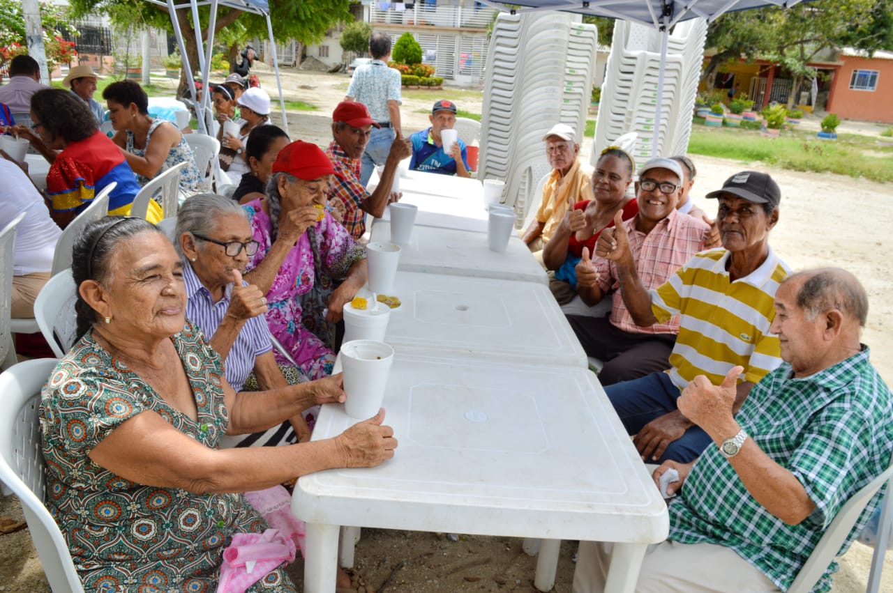 Los adultos mayores compartieron, llenos de entusiasmo.