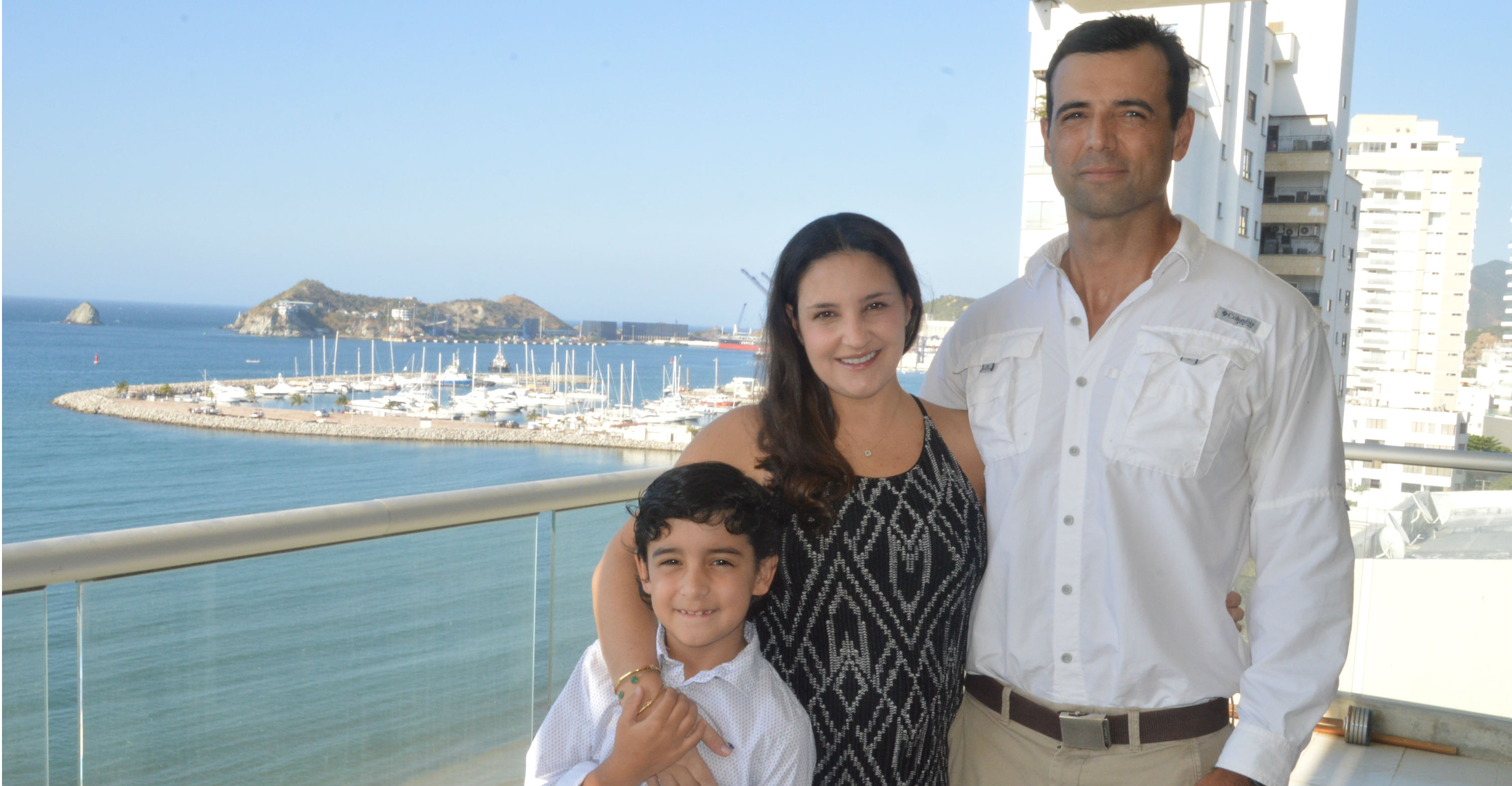 Luis Guillermo Rodríguez Acevedo junto a su esposa  Carolina Castro Solano y su hijo Felipe Rodríguez Castro