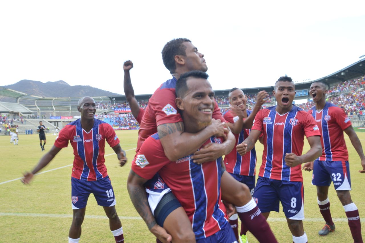 David Ferreira, celebrando el gol de penal que le dio la victoria al Unión Magdalena.