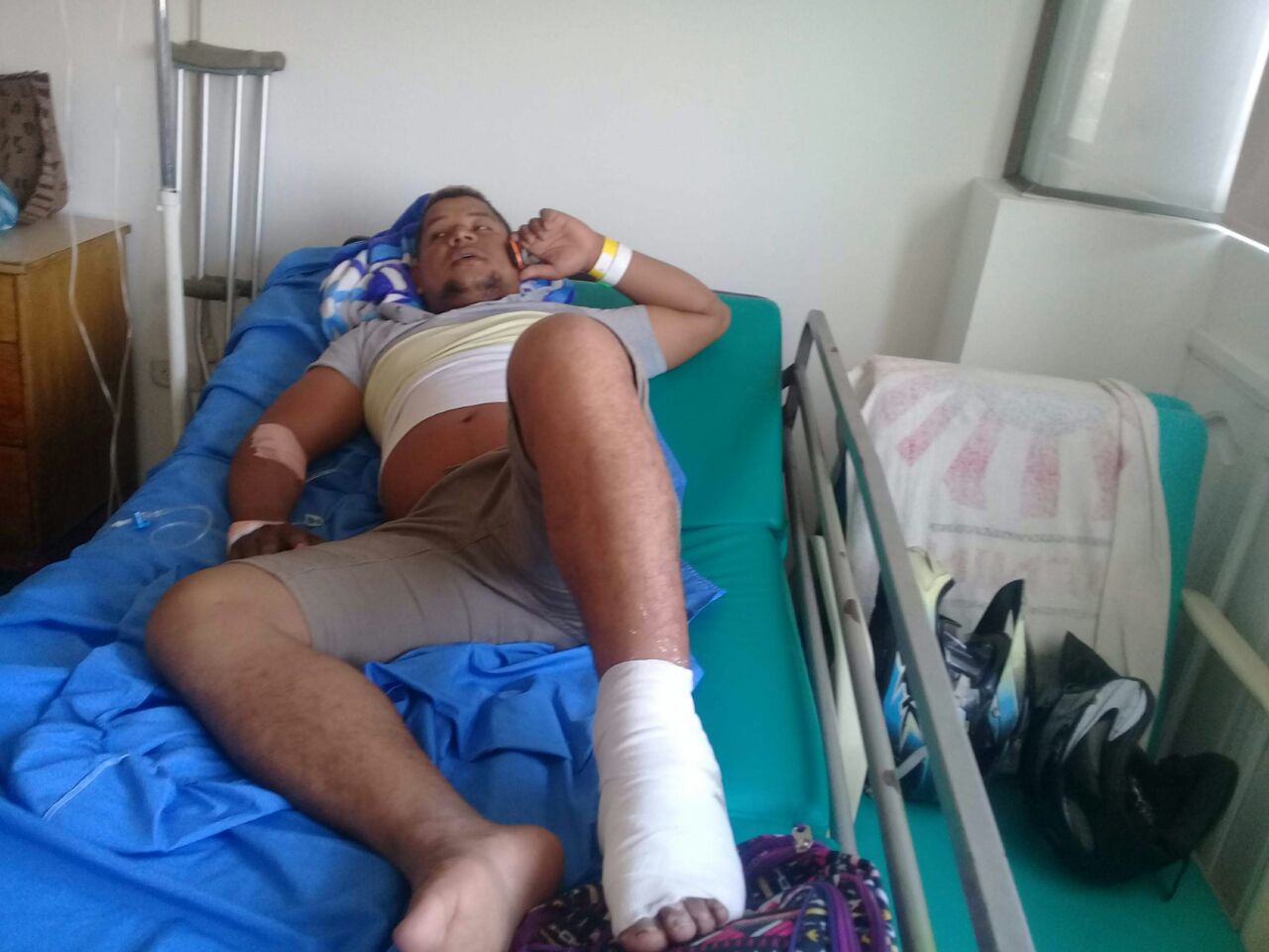 Jorge Luis Rojano, herido en su pie izquierdo, se encuentra en la clínica Mar Caribe.