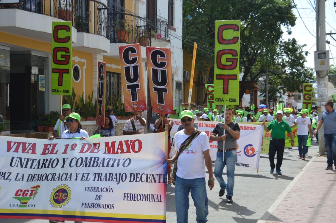 Así se llevó la manifestación en la calle 20 dirigiéndose al Camellón.