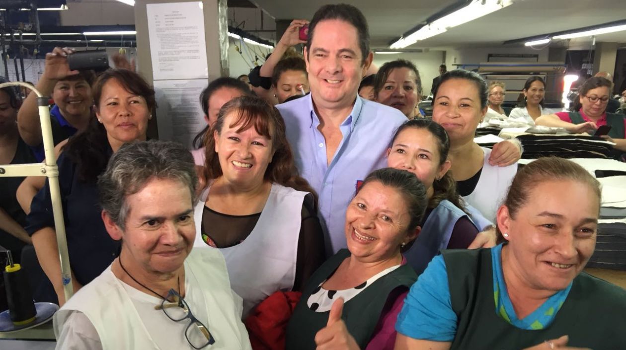 Vargas Lleras quiere trabajar por las mujeres.