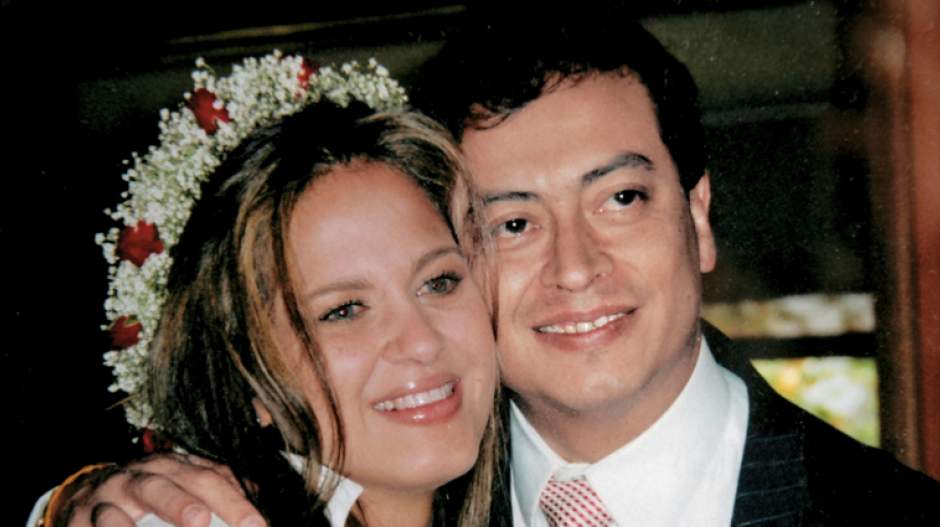 Verónica Alcocer y Gustavo Petro en su matrimonio.