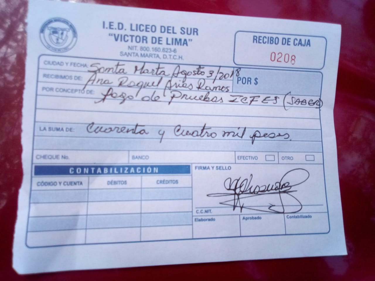 Recibos de algunos estudiantes. 