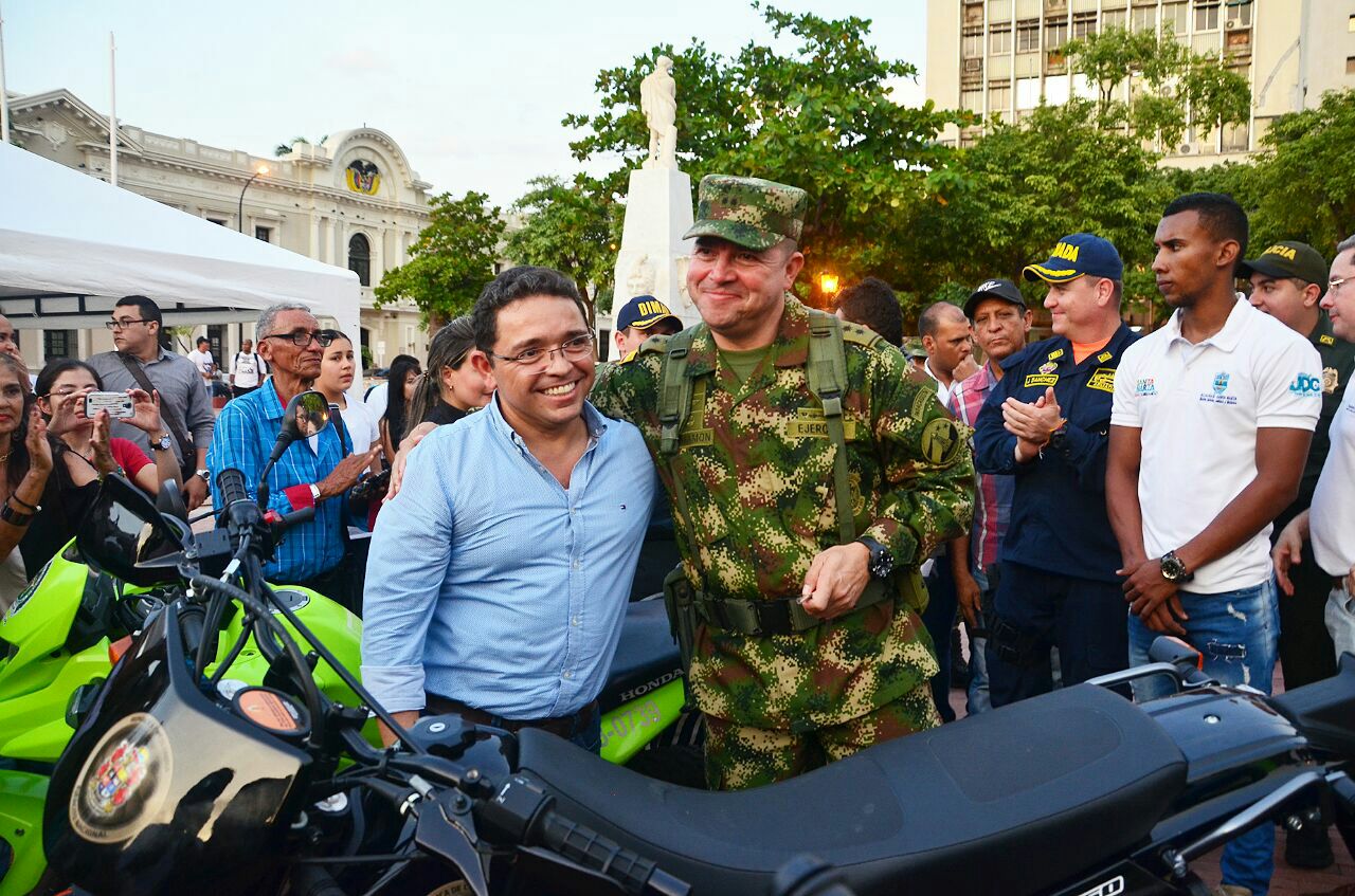 El Ejército también recibió dotación de vehículos.