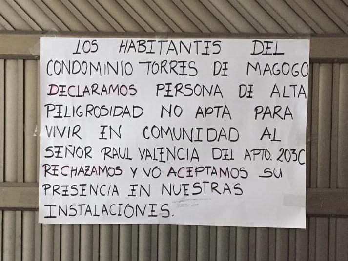 Mensaje publicado en el edificio Torres de Magogo.