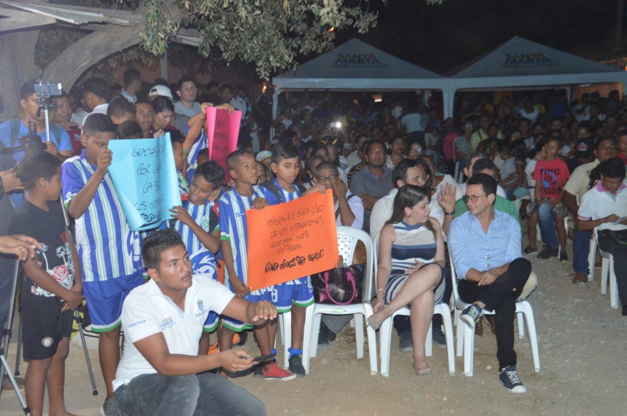 Acto de entrega del puesto de salud de Taganga.