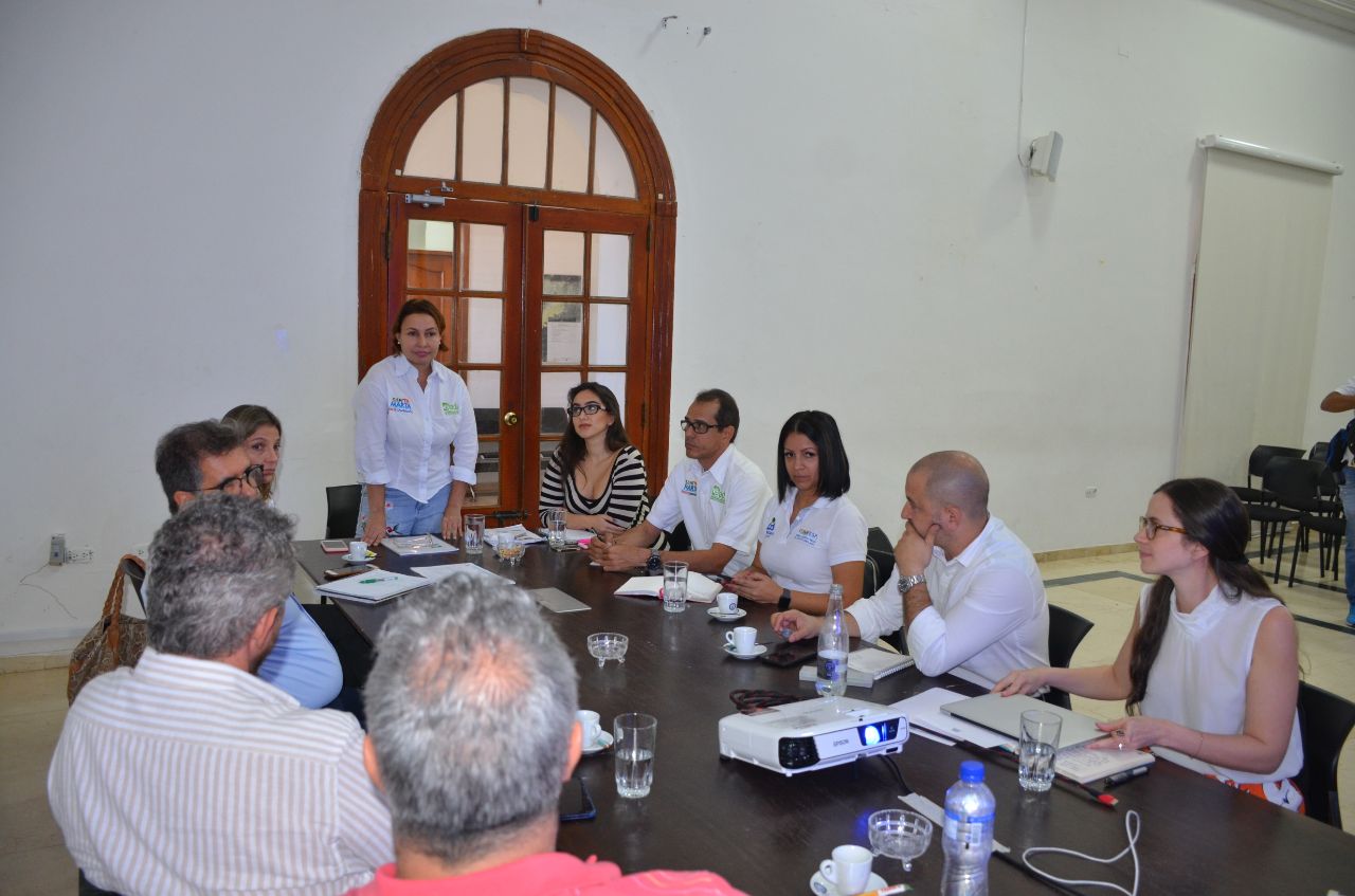 se unieron Caracol Televisión, el grupo Daabon y la Fundación Conservación Internacional –CI-, la más prestigiosa de Estados Unidos, las cuales anunciaron que firmarán un convenio de cooperación.