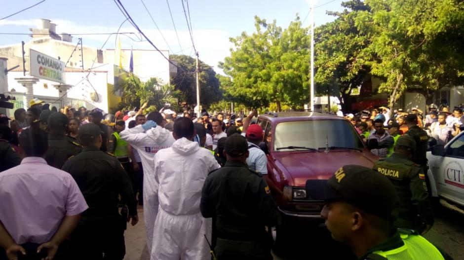 Personas de la etnia Wayúu recogieron el cuerpo y se lo llevaron en una camioneta