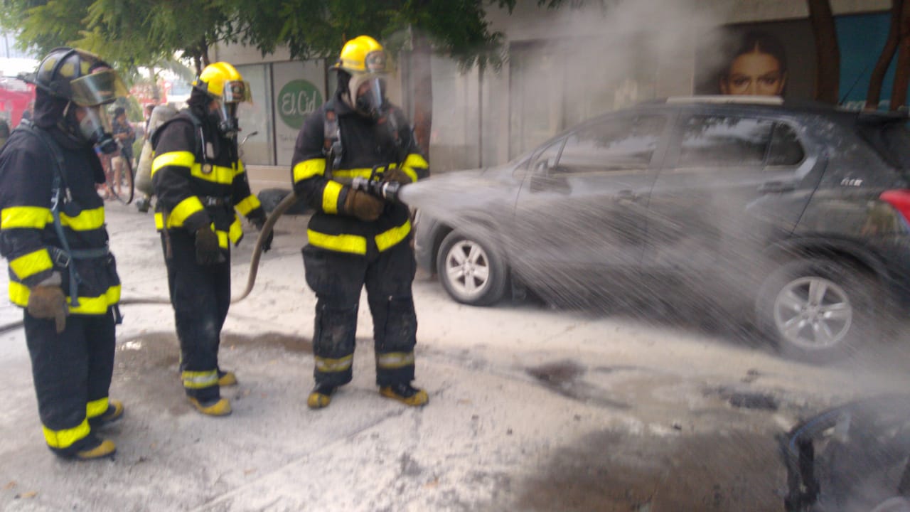 Bomberos llegaron al lugar a controlar la situación