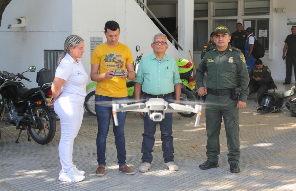 Drone utilizado para vigilar la marcha.