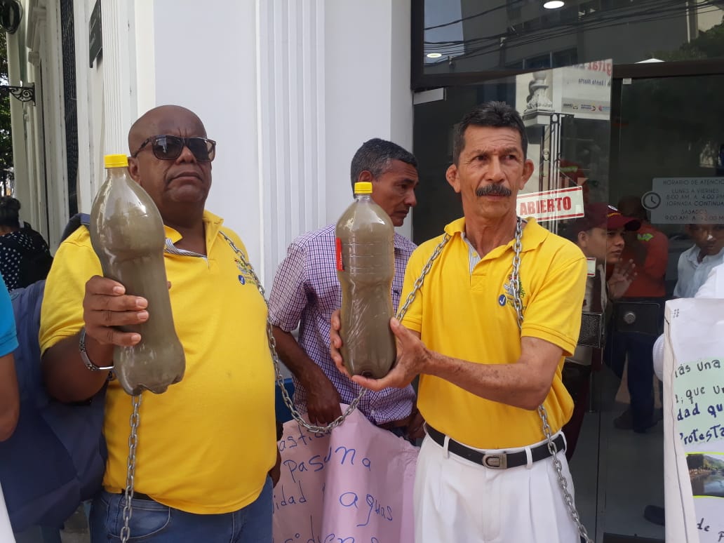 Líderes y miembros de la comunidad exigen pronta respuesta de la Essmar