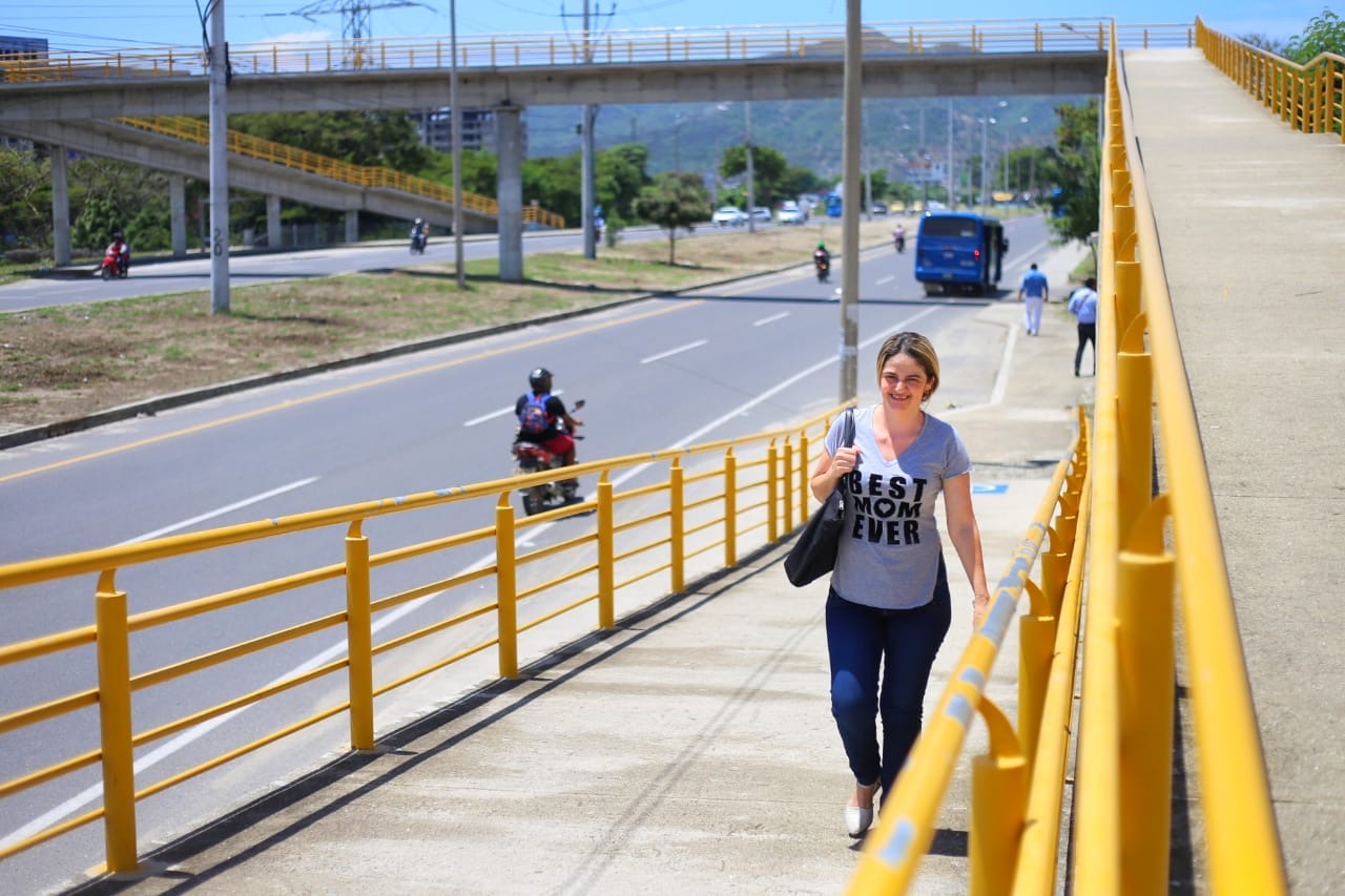 Campaña para el uso de los puentes peatonales en Santa Marta